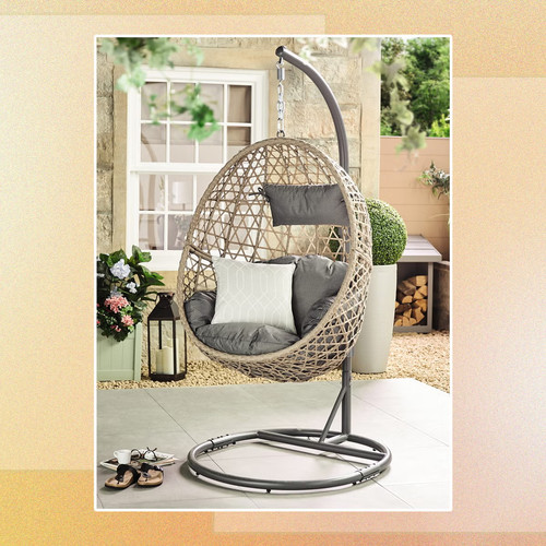 Hanging egg chair